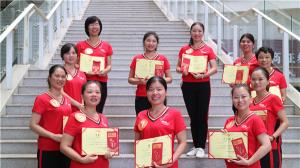 育嬰師職業(yè)的未來發(fā)展前景還算不錯(cuò)