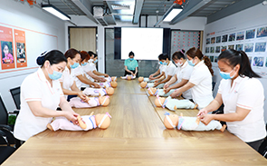 女性如何考育嬰師證呢？育嬰師證考取需要什么條件？