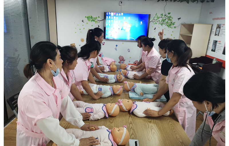 月嫂培訓機構發(fā)展前景好嗎?月嫂培訓適合女性嗎