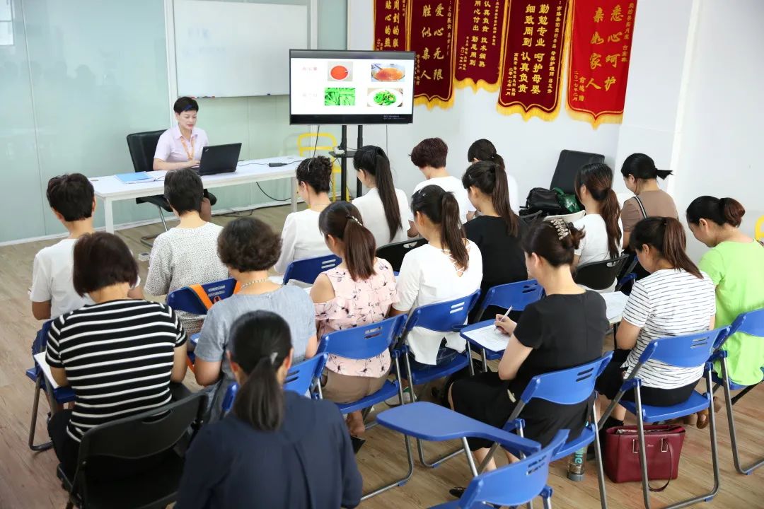 新人創(chuàng)業(yè)開家政公司，想賺錢必須注意這4件事！