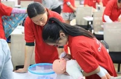 2022年創(chuàng)業(yè)開家政公司，你需要邁過這4道坎！