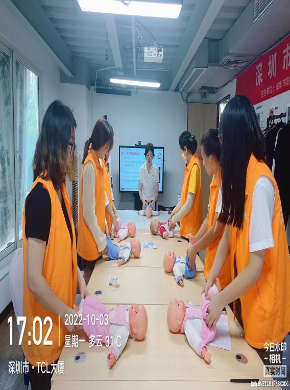 坐月子是請月嫂好還是婆婆照顧好？